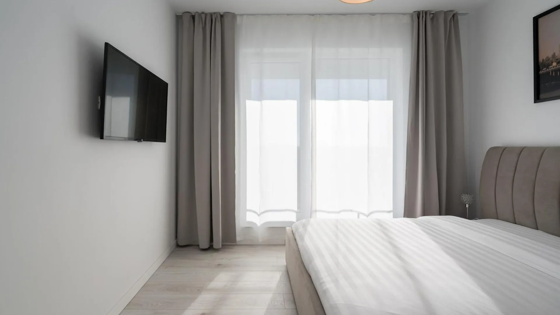 Aeroprime - Loft Apartment Tunari