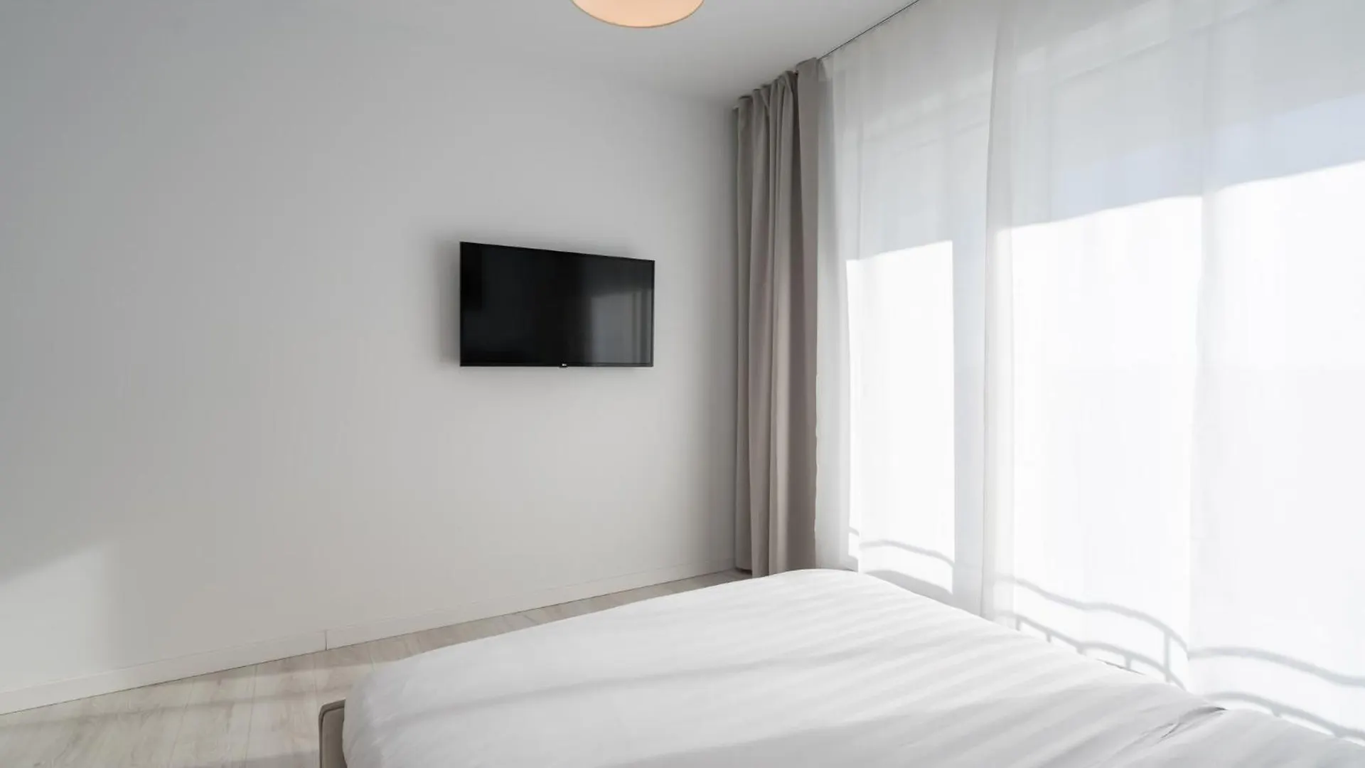 Aeroprime - Loft Apartment Tunari