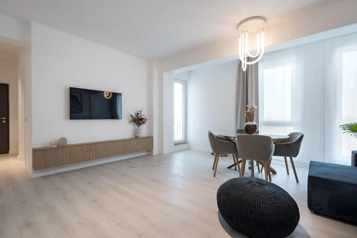 Aeroprime - Loft Apartment Tunari
