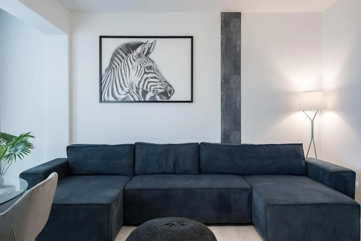 Aeroprime - Loft Apartment Tunari