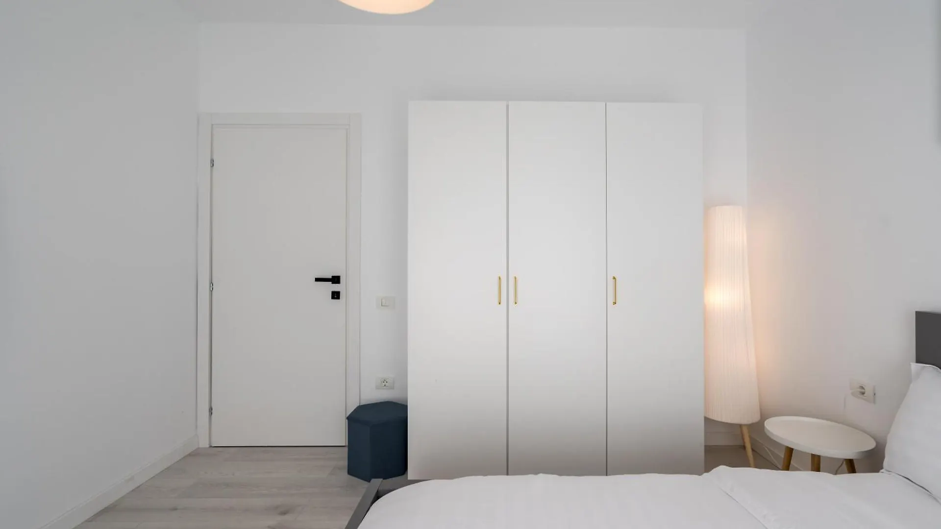 Aeroprime - Loft Apartment Tunari
