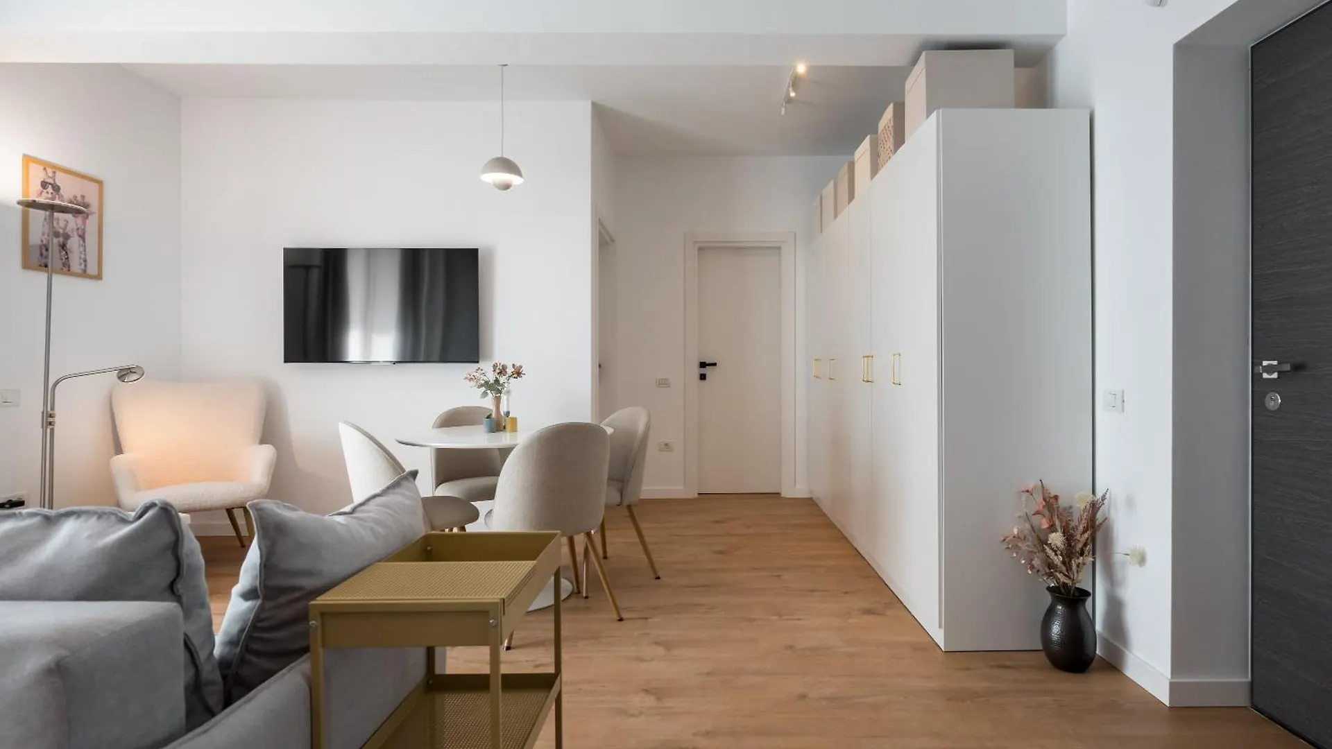 Aeroprime - Loft Apartment Tunari  Romania