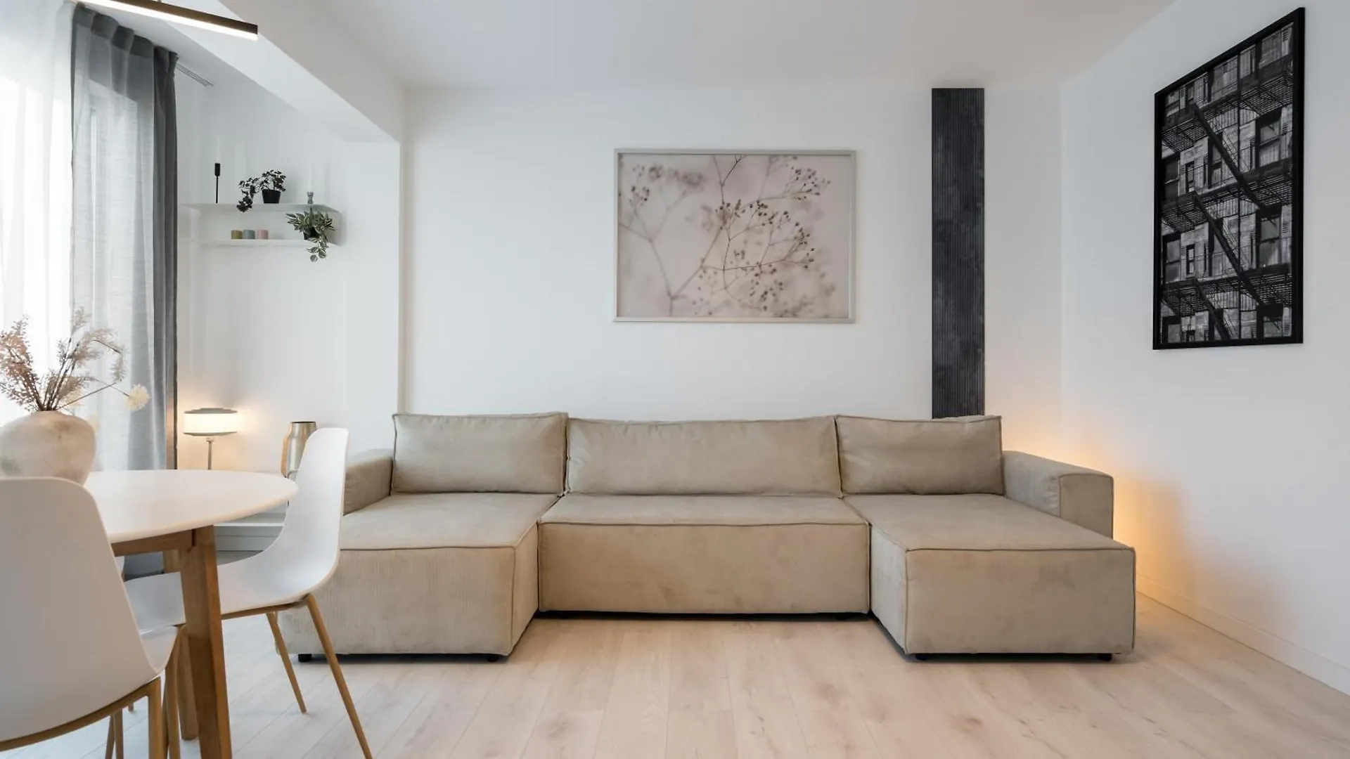 Aeroprime - Loft Apartment Tunari  Romania