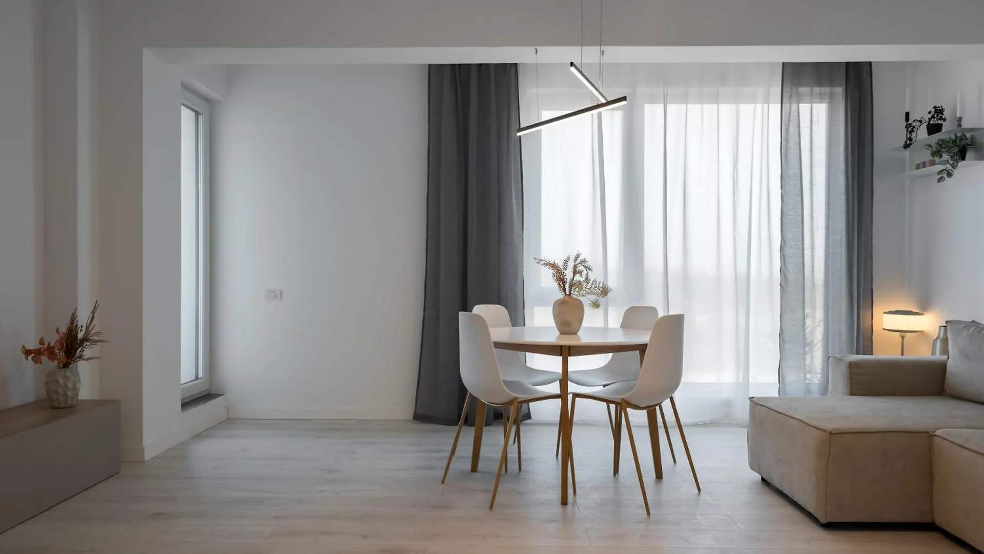 Aeroprime - Loft Apartment Tunari  Romania