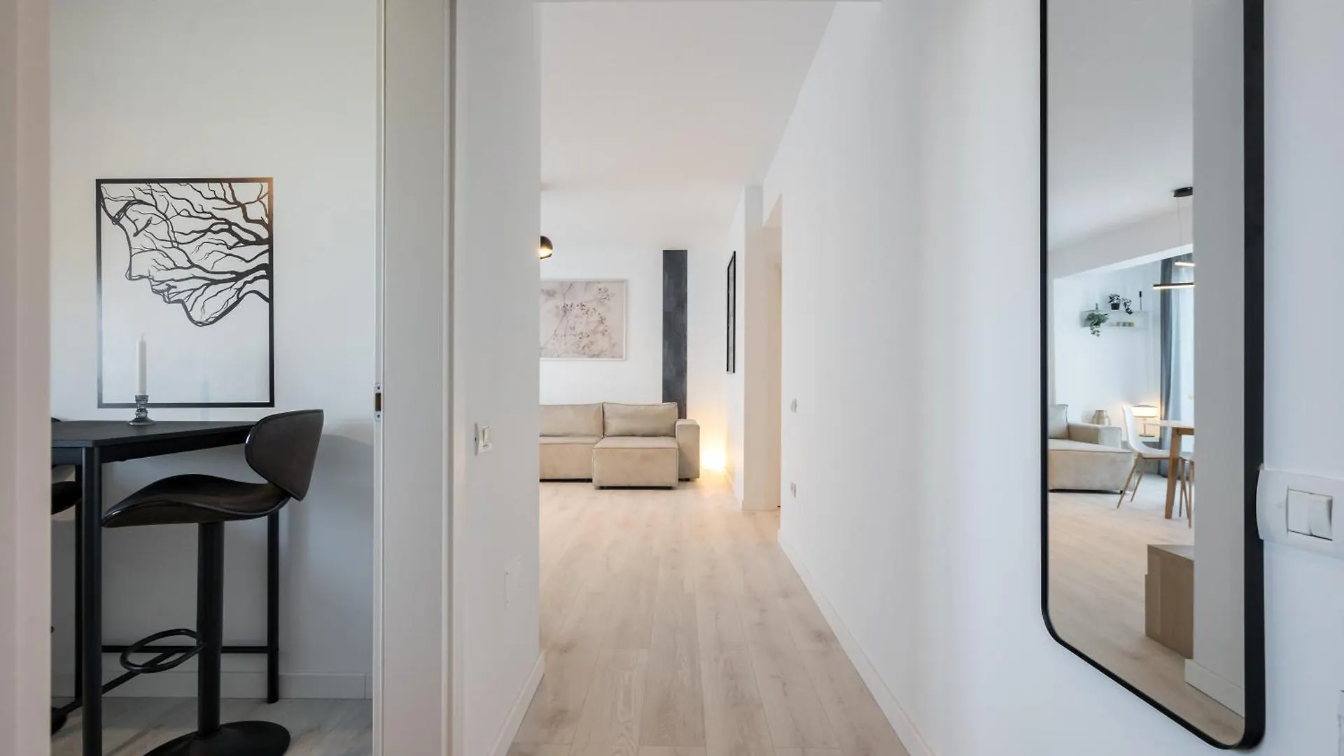 Aeroprime - Loft Apartment Tunari