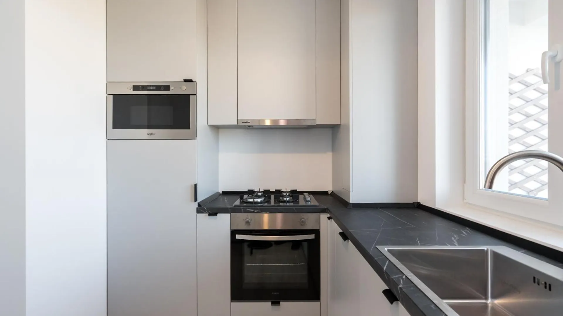Aeroprime - Loft Apartment Tunari  Romania