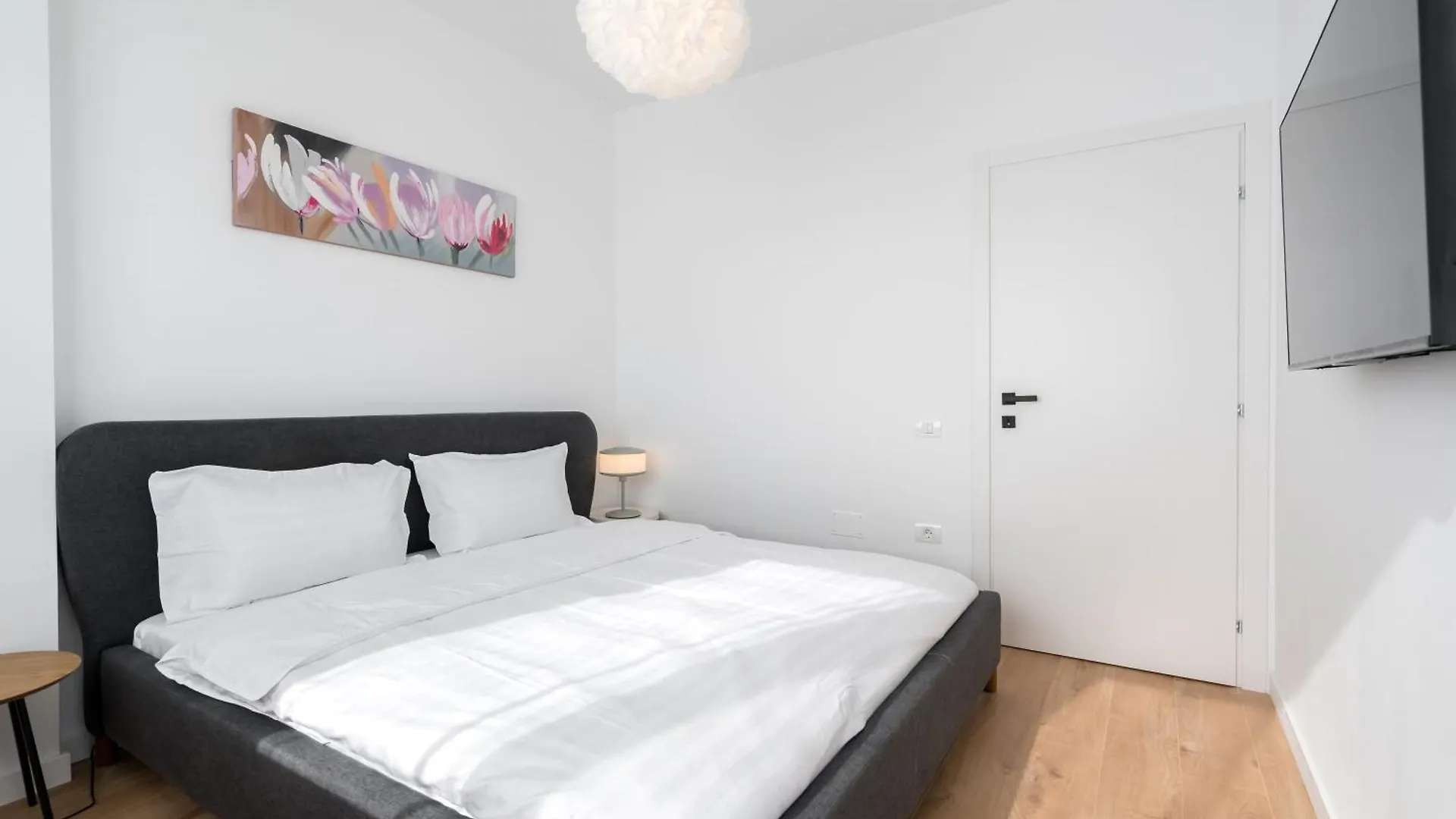 Aeroprime - Loft Apartment Tunari