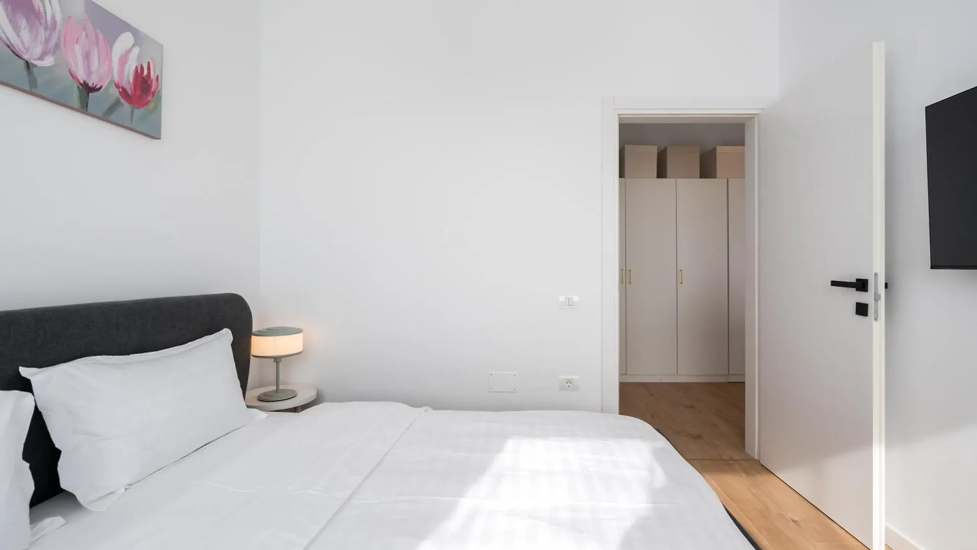 Aeroprime - Loft Apartment Tunari